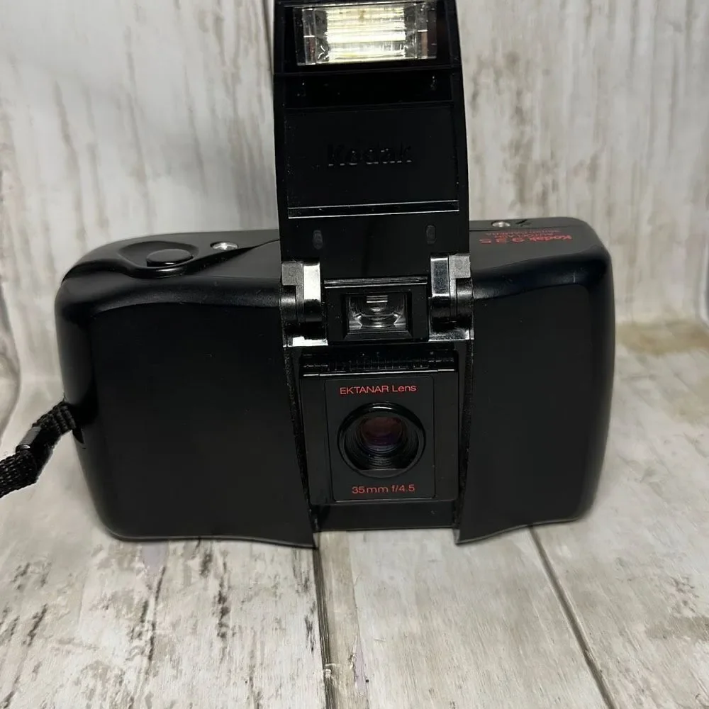Kodak‎ Star 935 Point & Shoot 35mm Film Camera Pop-Up Flash Case